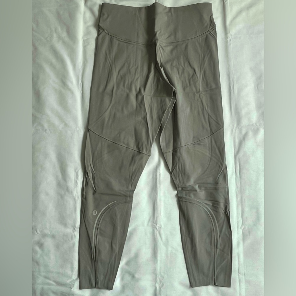 Lululemon. Size 10. Bace Pace.